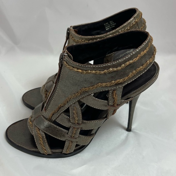 Elizabeth and James silver with gold trim heels - Picture 7 of 9